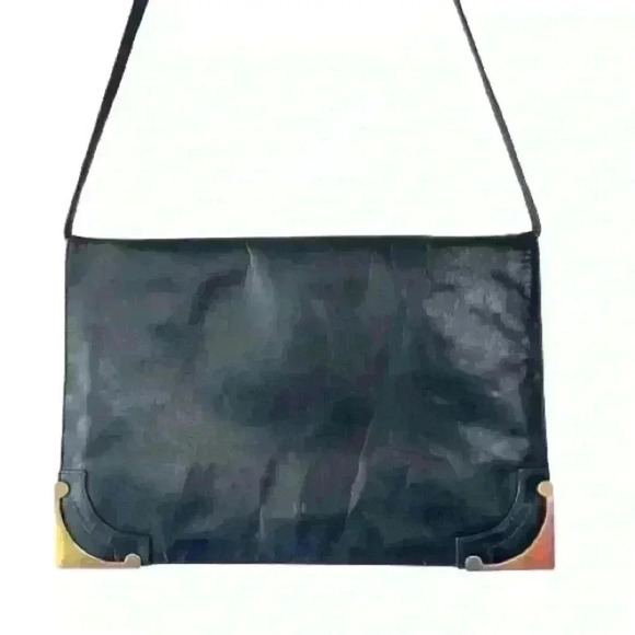 VINTAGE LEATHER SHOULDER BAG  GOLD HARDWARE - Picture 1 of 13